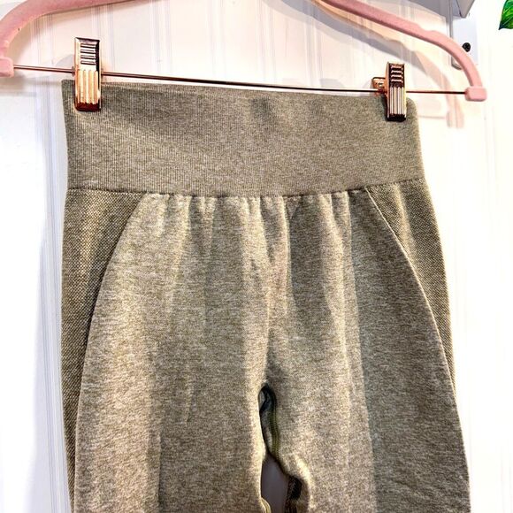 Gymshark Women's Tan Leggings Sz S - Picture 2 of 5